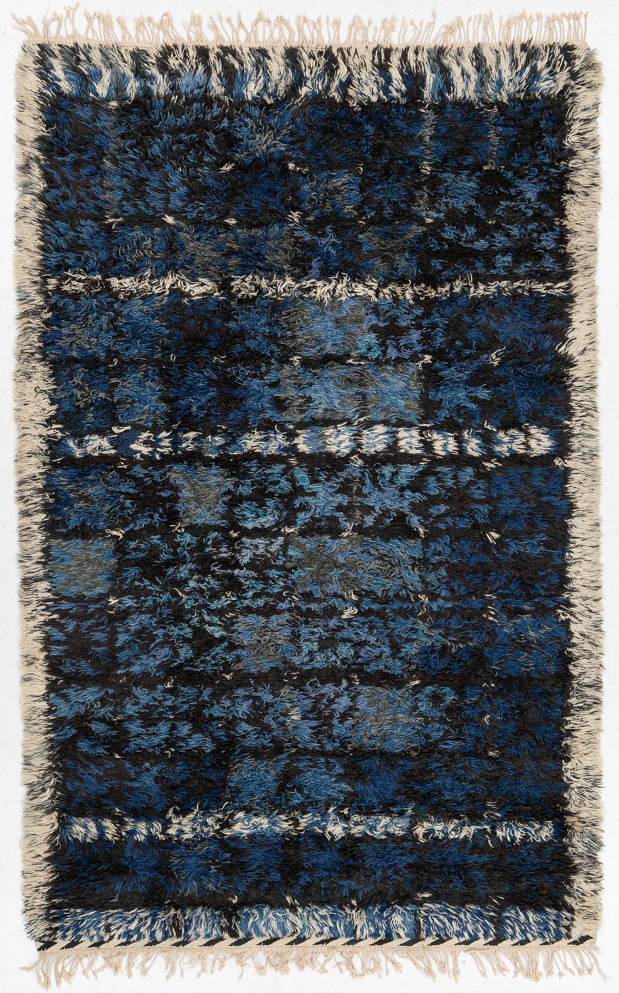 Viola Gråsten, rug, "Skogstjärn", approx. 240 x 155 cm.