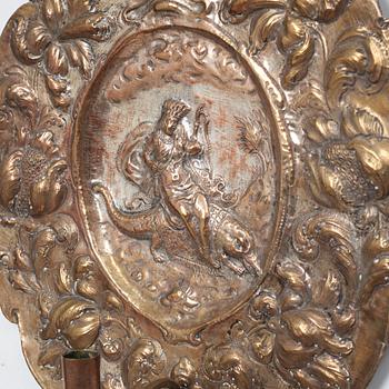 LJUSPLÅTAR, för ett ljus, ett par, barock, 1600-talets senare del, Sverige eller Tyskland/Nederländerna.