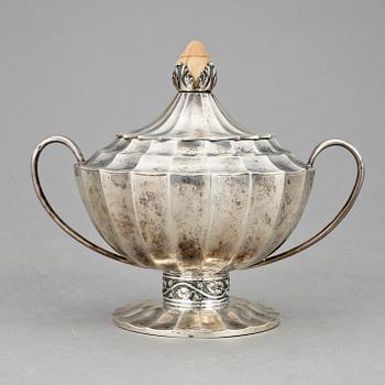 BONBONIERE, silver, Österrike-Ungern, 1800-talets slut. Vikt ca 435 g.