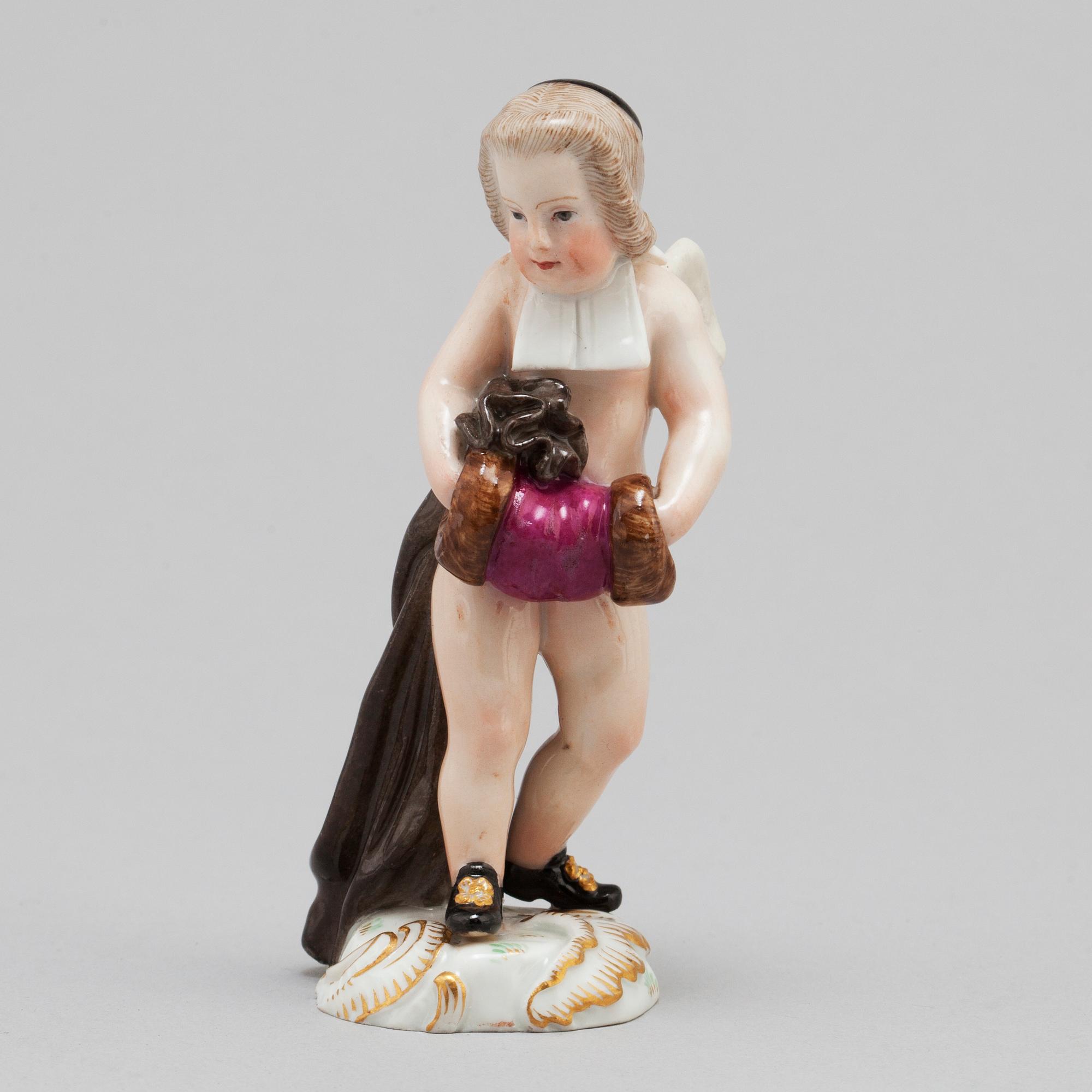 A MEISSEN PORCELAIN FIGURE, fist half of the 20th century.