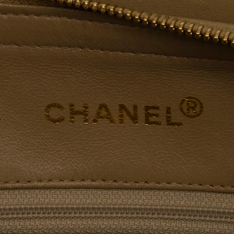 LAUKKU, Chanel.