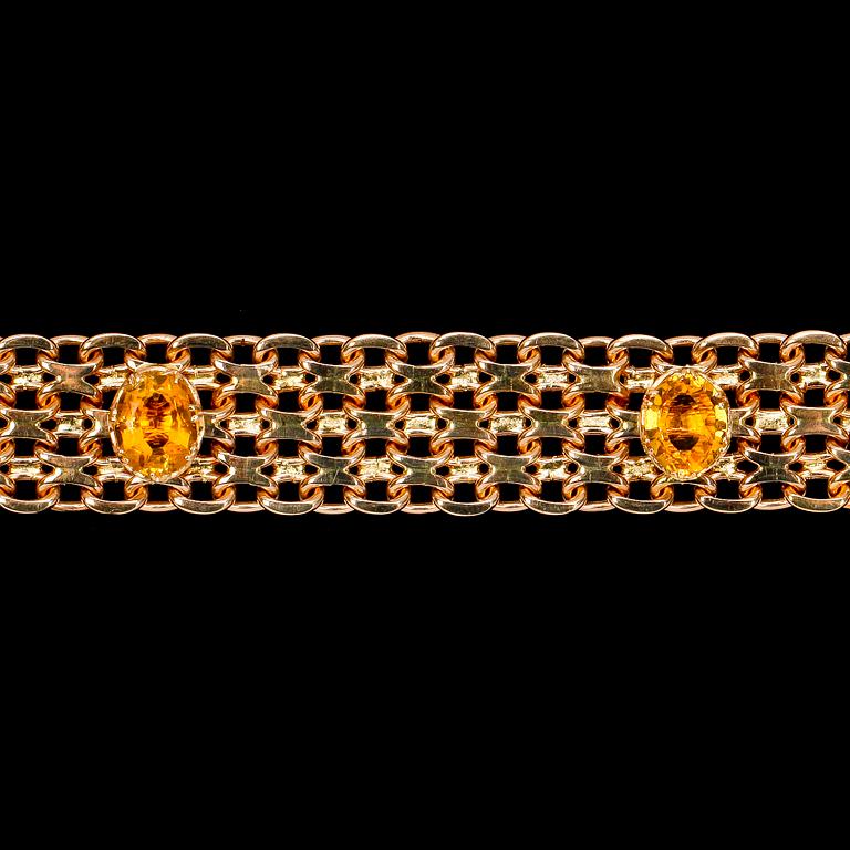 BRACELET, gold and citrines. Weight 80 g.