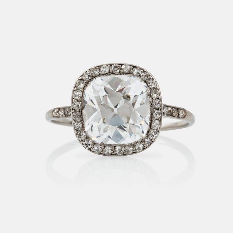 A circa 3.50 ct cushion-cut diamond ring. Possibly made by Cartier. Quality circa ca E-F/VS2.