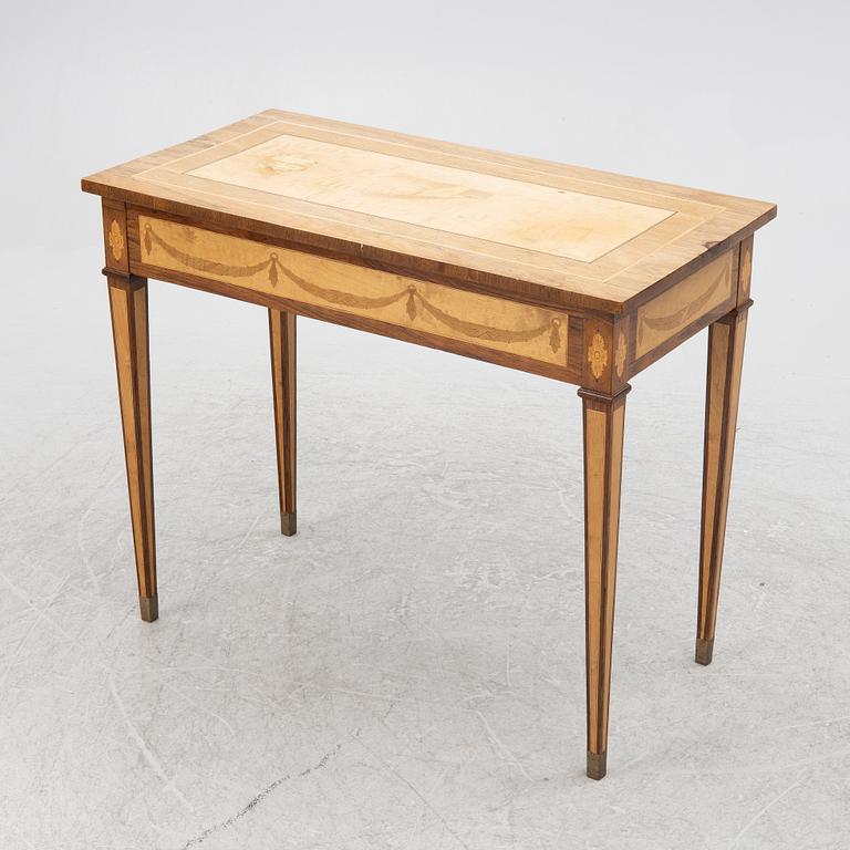 Damarbetsbord, gustaviansk stil, sent 1800-tal.