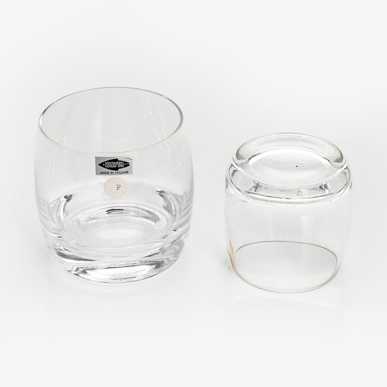 Oiva Toikka, a 59-piece "Tynnyri 2763" glass service, Nuutajärvi. In production 1964-1971.