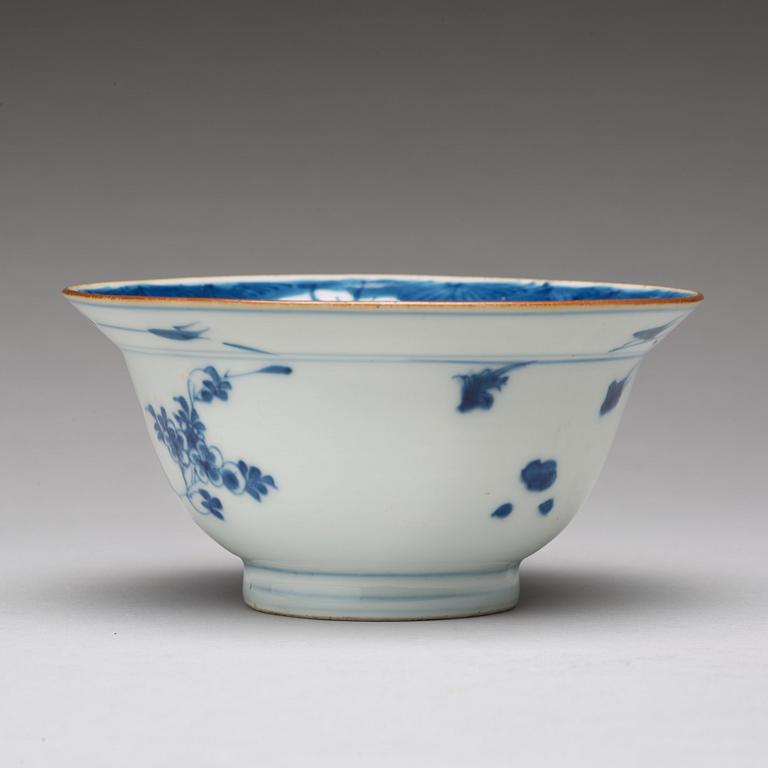 A blue and white bowl, Qing dynasty, Kangxi (1662-1722).