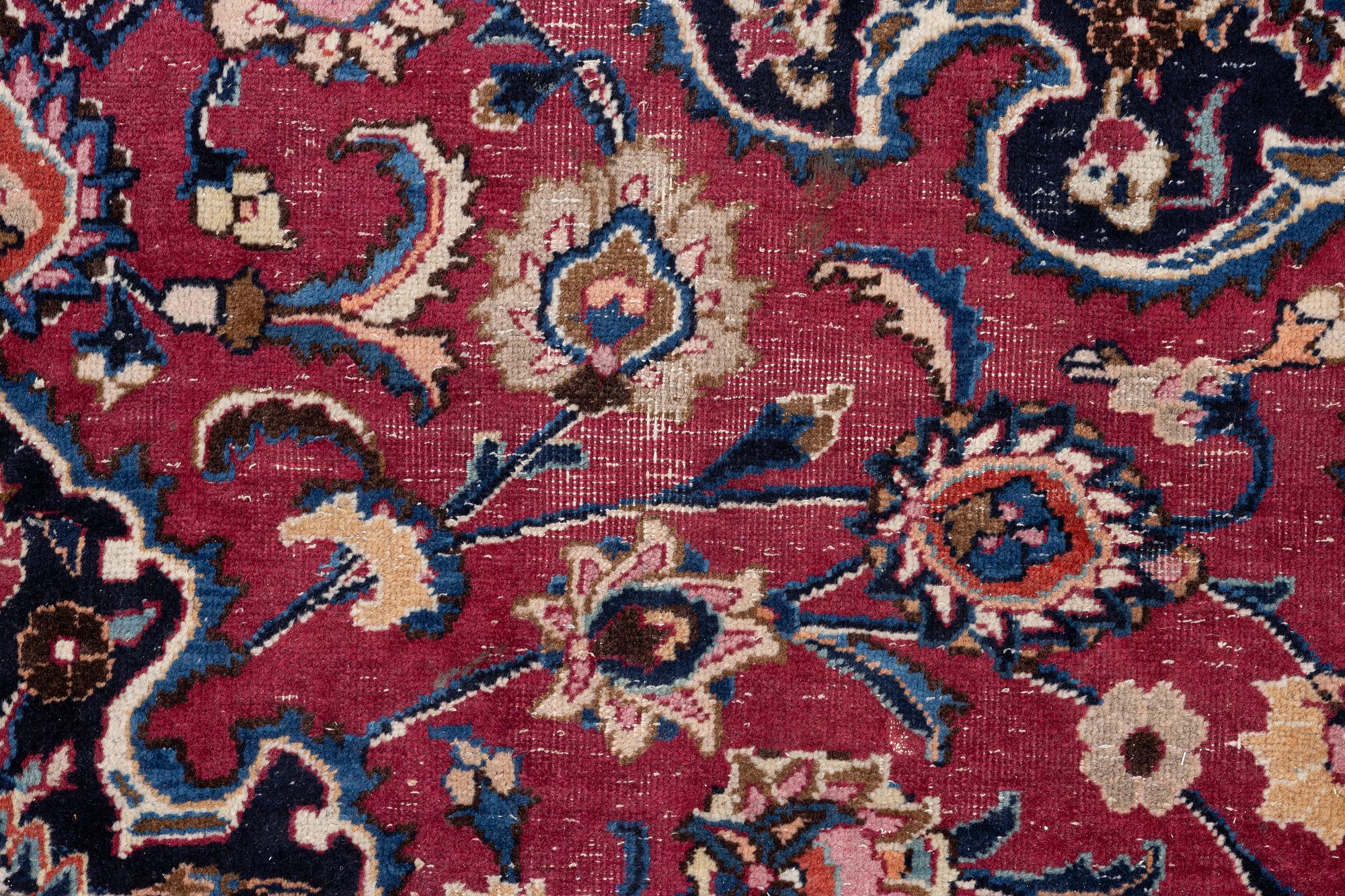 Rug, Meshed, 383 x 294 cm.