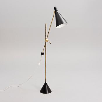 TAPIO WIRKKALA, JALKALAMPPU, K10-11. Valmistaja Idman Oy. Suunniteltu 1958.