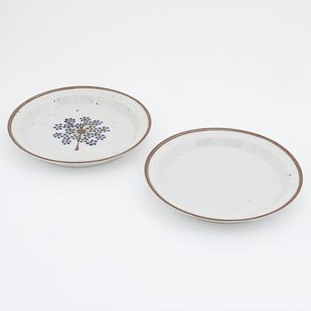 Niels Refsgaard, a stoneware coffee- and dinner service, 38 pieces, Dansk Design, Denmark.