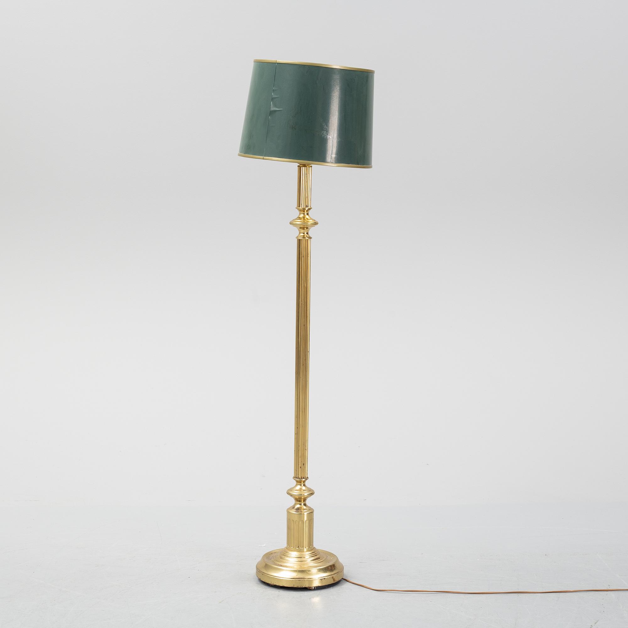 A brass floor lamp, second half of the 20th-century.