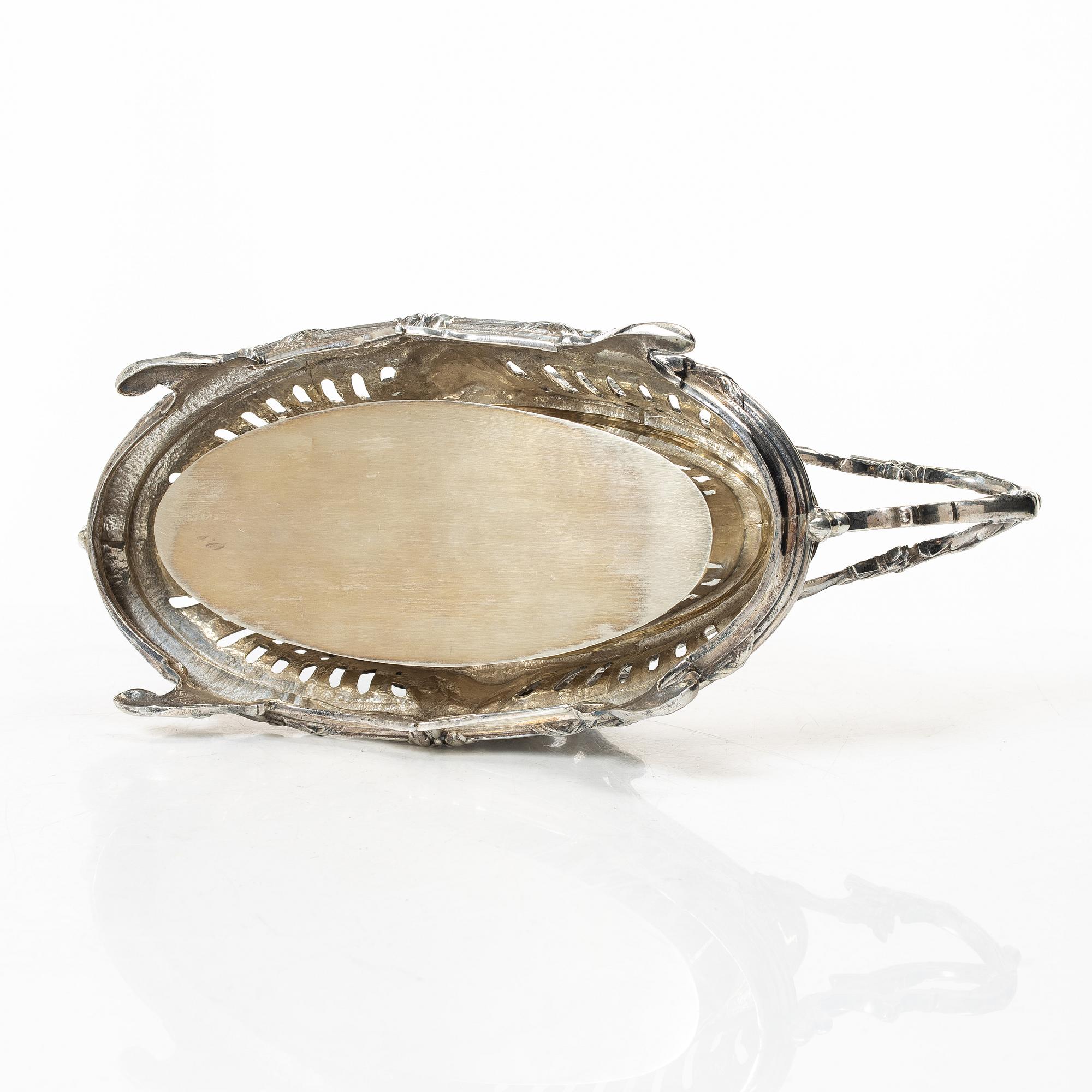 Jardinière, sterling silver, Louis XVI style, second half of the 20th century.