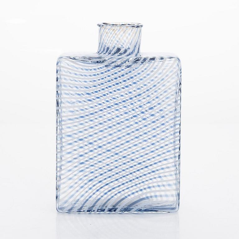 Kaj Franck, flask in filigree glass, signed Kaj Franck Nuutajärvi Notsjö 1981 and numbered 181/1000.