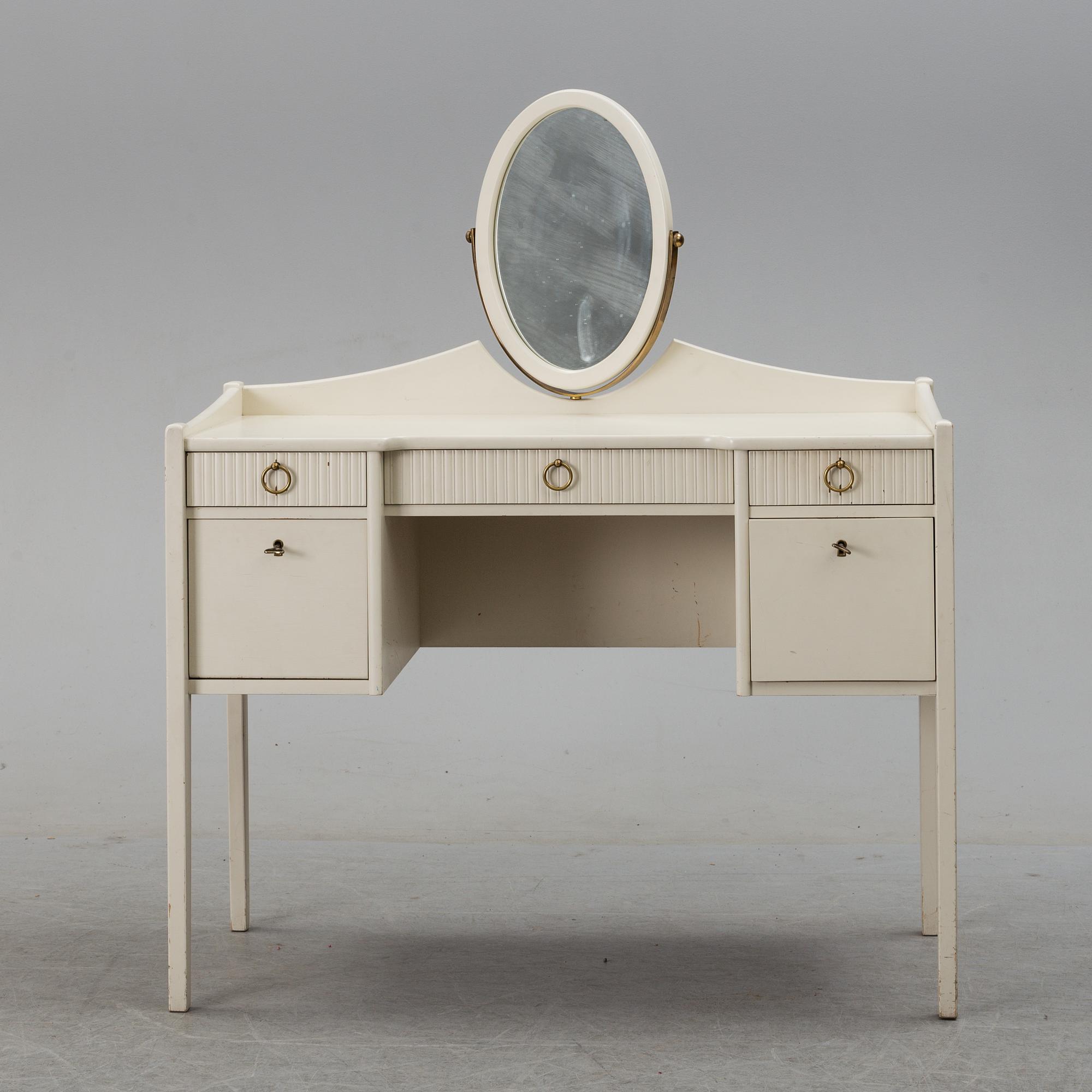 TOALETTBORD, 1900-talets andra hälft.