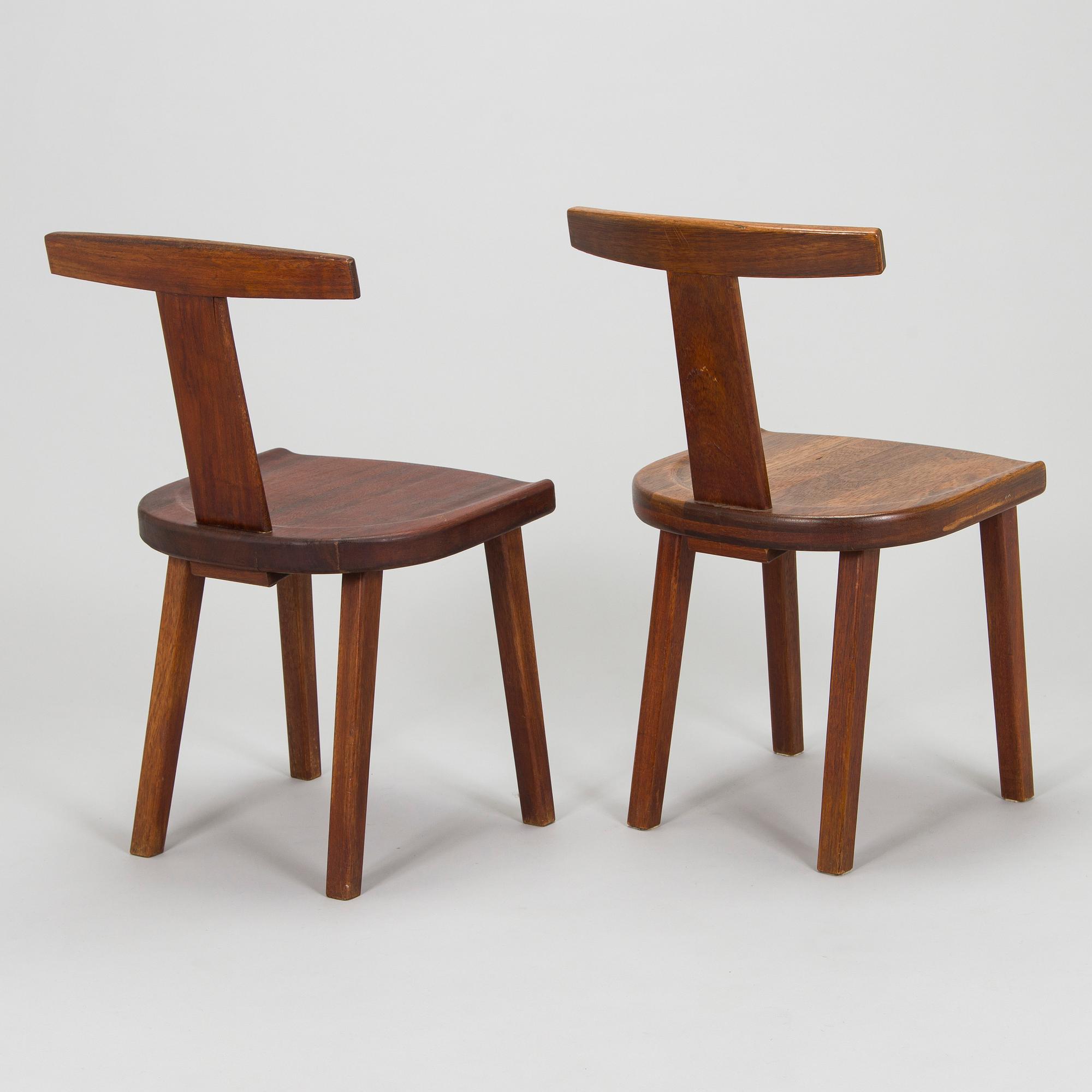 Olavi Hänninen, tuoleja, 6 st, "T-tuoli" (Juha), Huonekalu Mikko Nupponen Oy, 1950-luku.