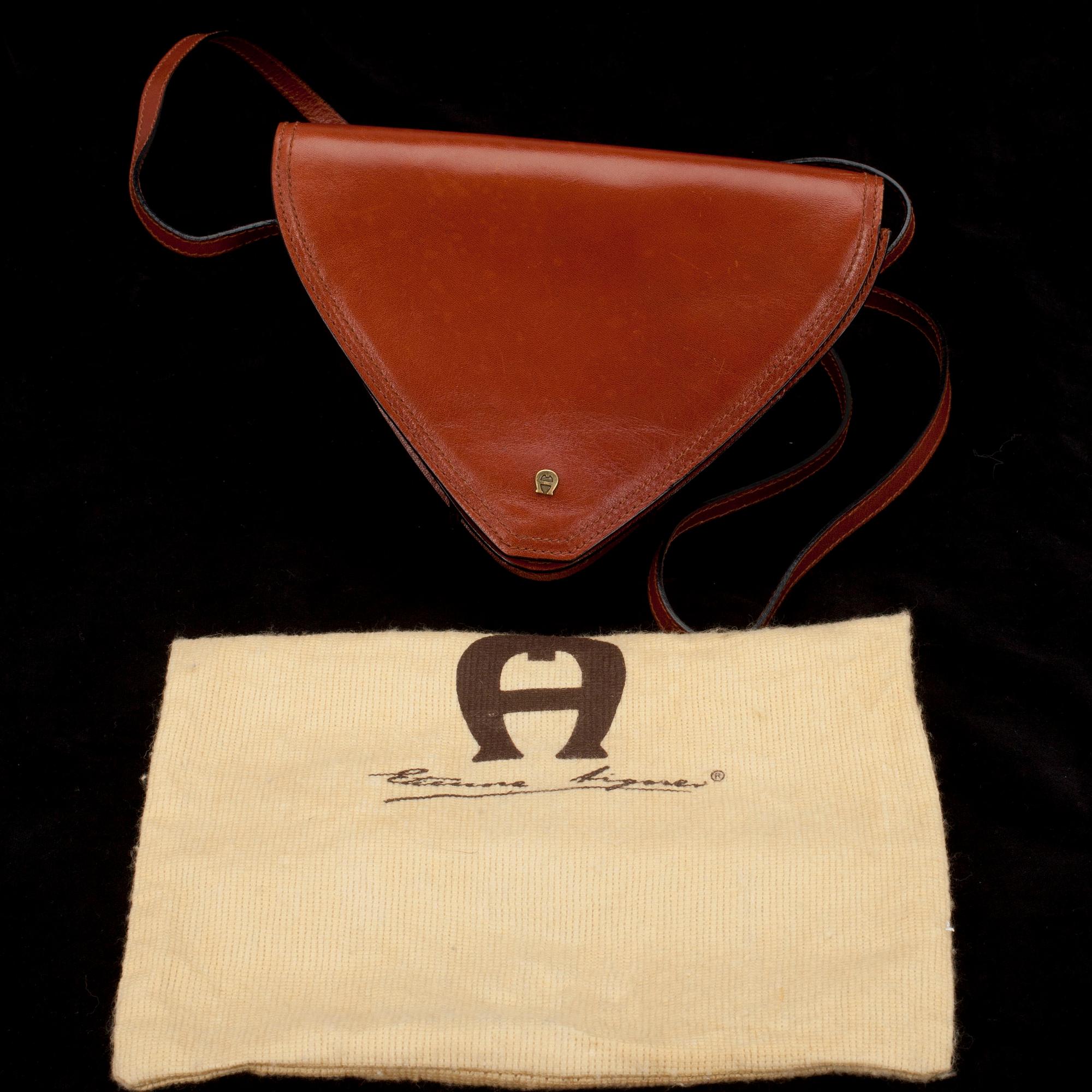 VÄSKA, crossbody, Etienne Aigner.