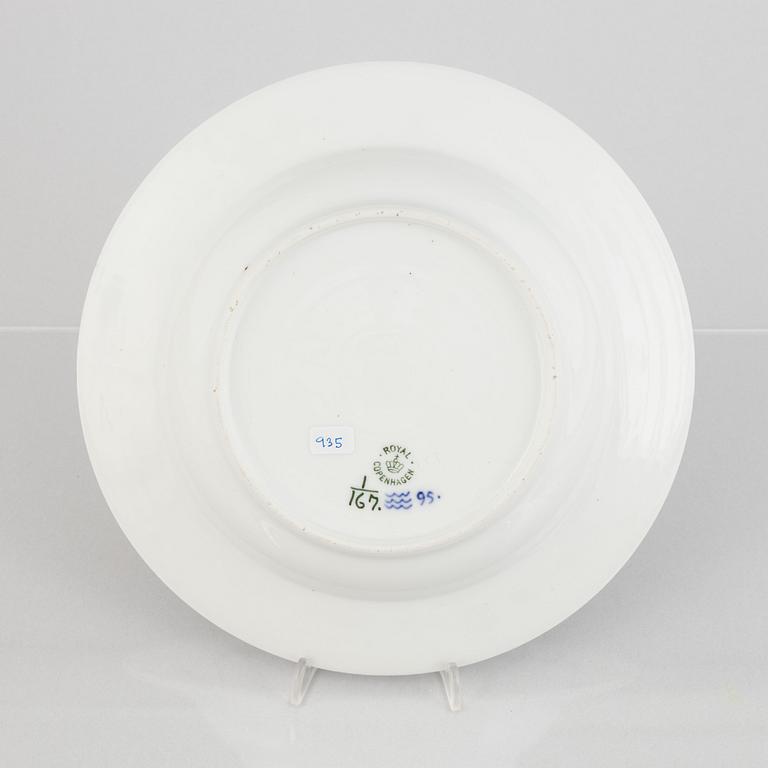 Tallrikar, fem stycken, porslin, Royal Copenhagen, "Musselmalet", modell 169, 167, 326, 173, 1898-1923 resp 1800-tal.