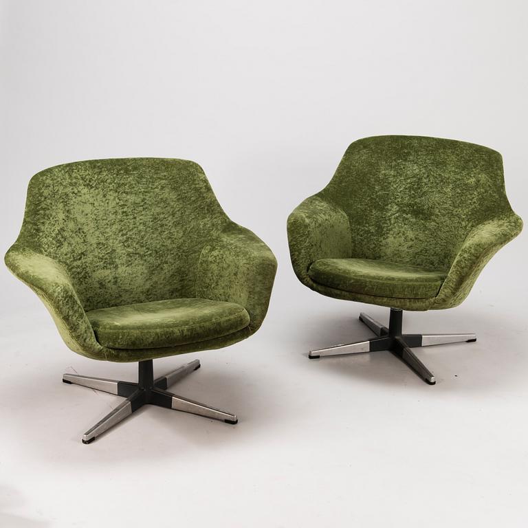 OLLI MANNERMAA, A PAIR OF ARMCHAIRS, "Vista", manufacturer Martela, 1970s.