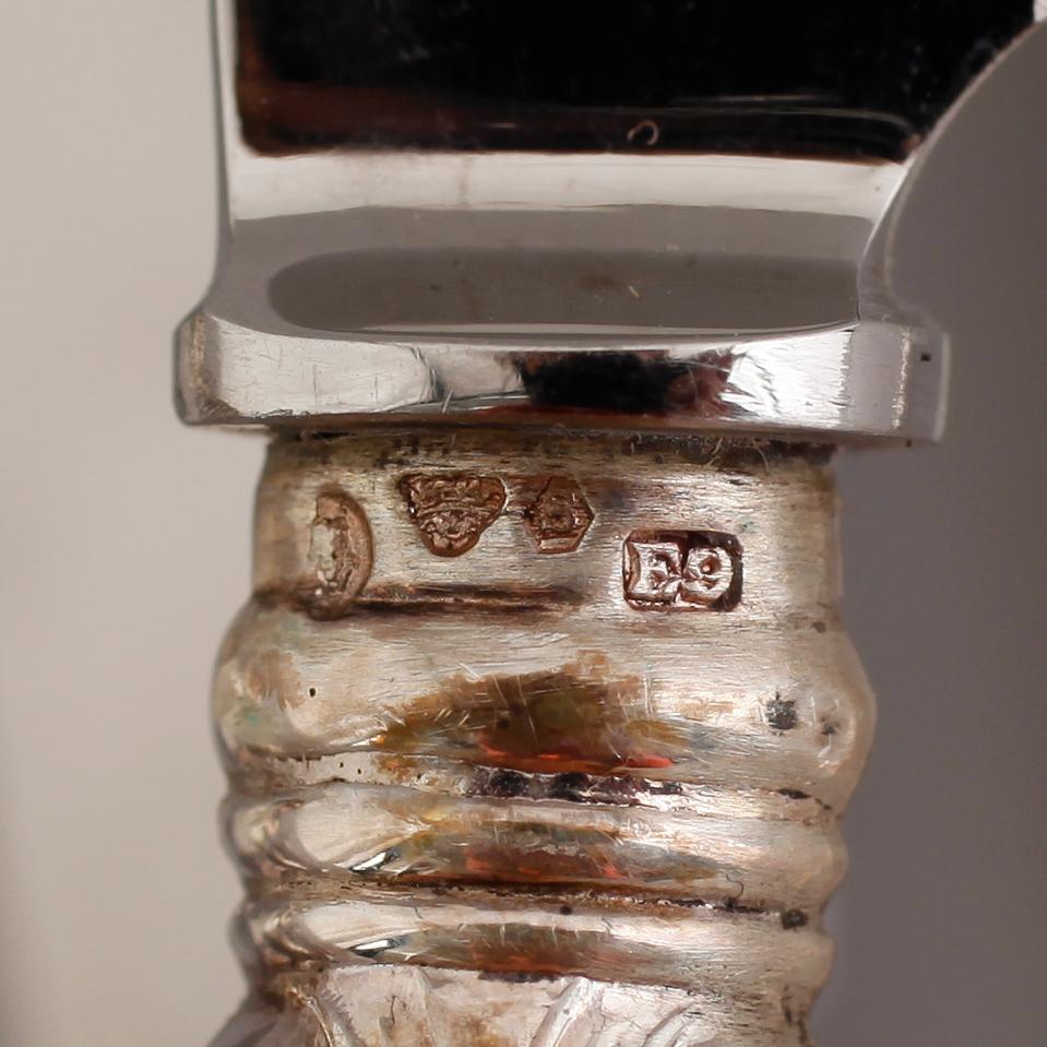 BESTICKDELAR, 81 delar, silver, modell Olga, CG Hallberg, bla 1932. Vikt exkl knivar 1783 g, inkl knivar ca 1978 g.