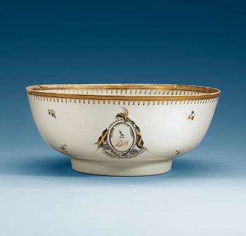 A grisaille punch bowl, Qing dynasty, Qianlong (1736-1795).