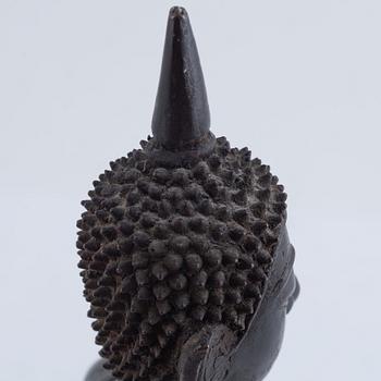 A bronze sculpture of a seated buddha, Thailand, presumably Lanna, 19/20th century.