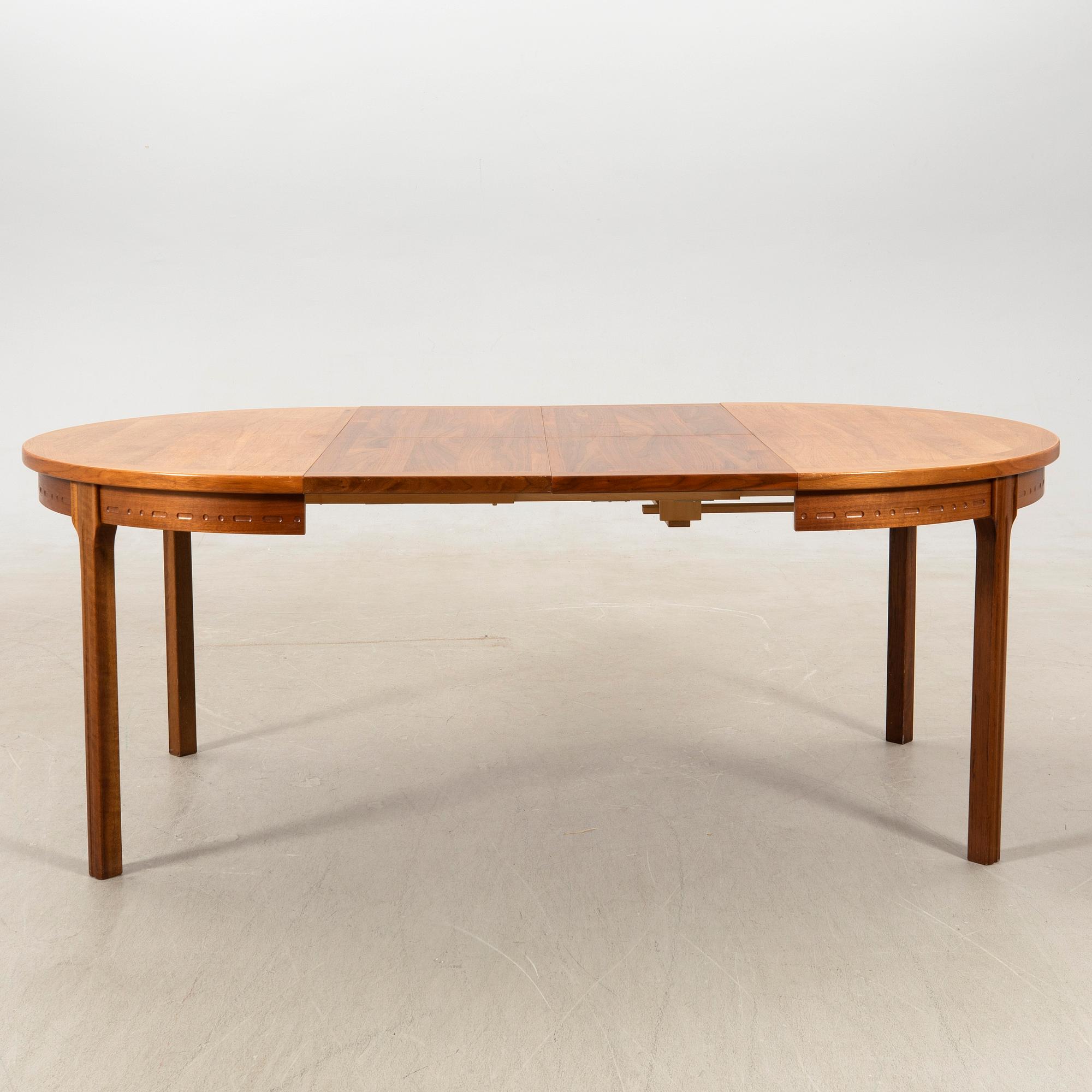 Nils Jonsson, dining table "Rimbo" 1960s/70s Troeds.