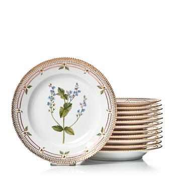 305. A set of 12 Royal Copenhagen 'Flora Danica' dinner plates, Denmark, 20th Century.