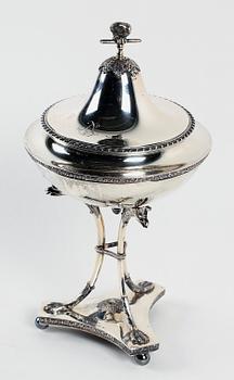 SOCKERSKÅL PÅ FOT, silver, empirestil, Möllenborg, Stockholm 1916. Vikt 728 gram.