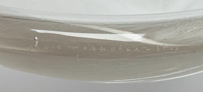 Tapio Wirkkala, A '3337' glass bowl, signed Tapio Wirkkala 3337.
