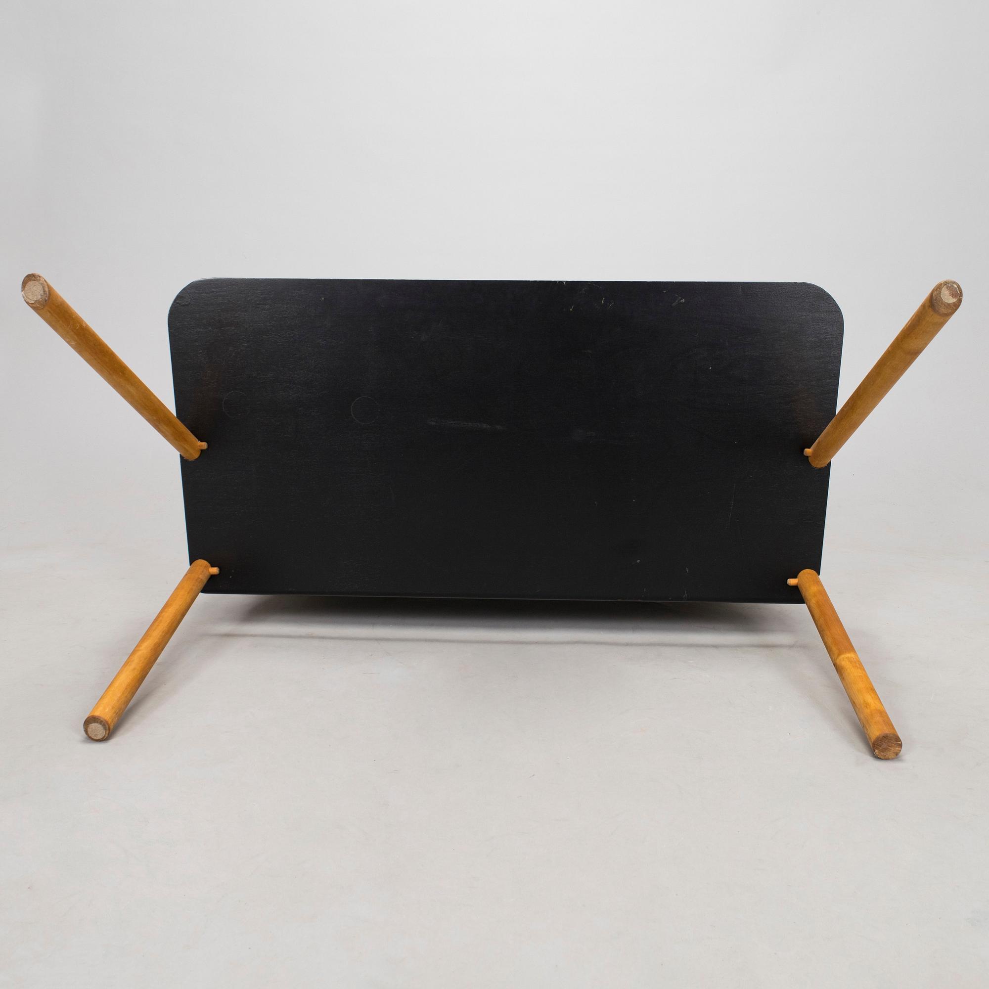 Yrjö Wiherheimo & Rudi Merz, soffa, "Pinna" för Korkeakoski OY, 1900-talets slut.