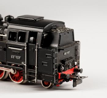 LOK samt KOLVAGN, Märklin, skala H0.