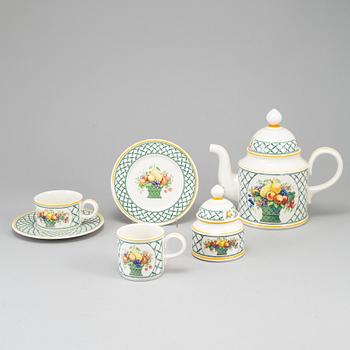 A Villeroy & Boch "Basket" part coffee and tea service (36 pieces).