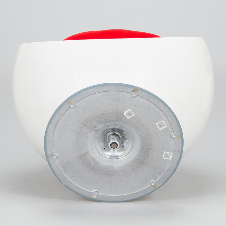 Eero Aarnio, a 'Ball Chair' for Adelta, 2008.