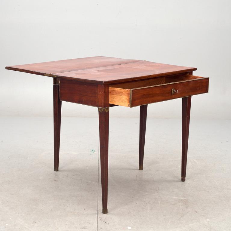 SPELBORD, gustavianskt, omkring 1800.