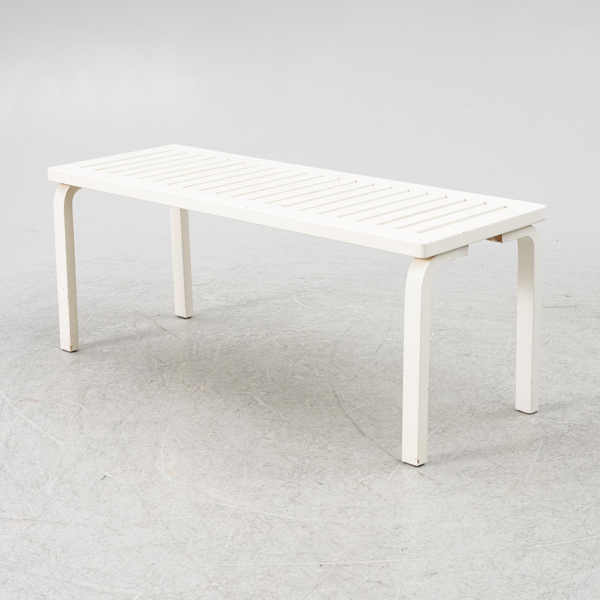 Alvar Aalto, bänk, modell 153, Artek, Finland.