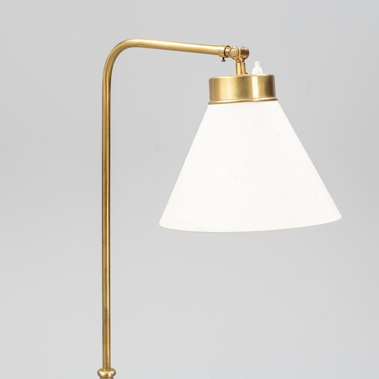 Josef Frank, golvlampa, modell 1842, Firma Svenskt Tenn.