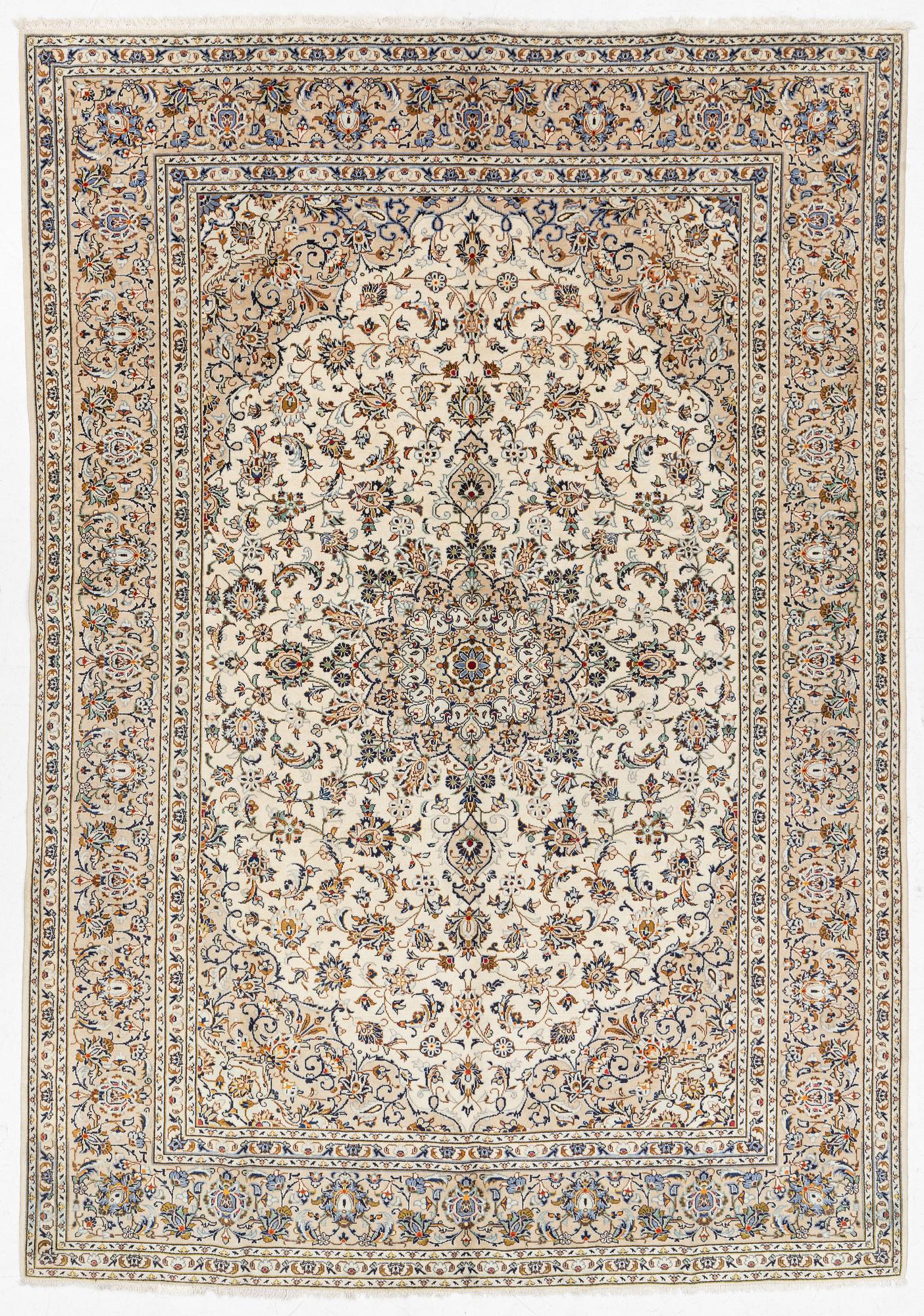A Keshan carpet, central Iran, c. 345 x 240 cm.