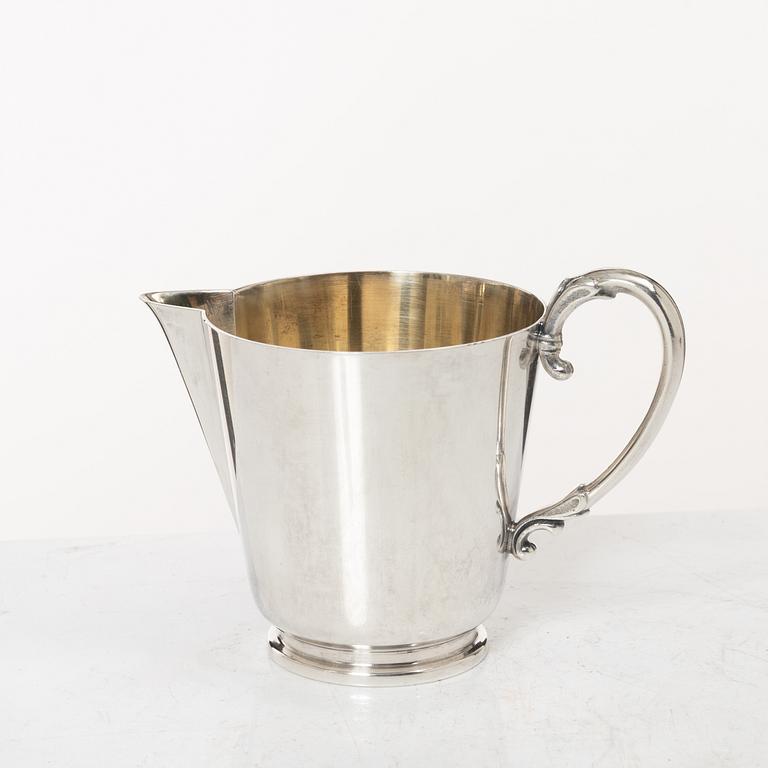A 3-piece Swedish silver coffee service, marks of CG Hallberg, Stockholm 1947.