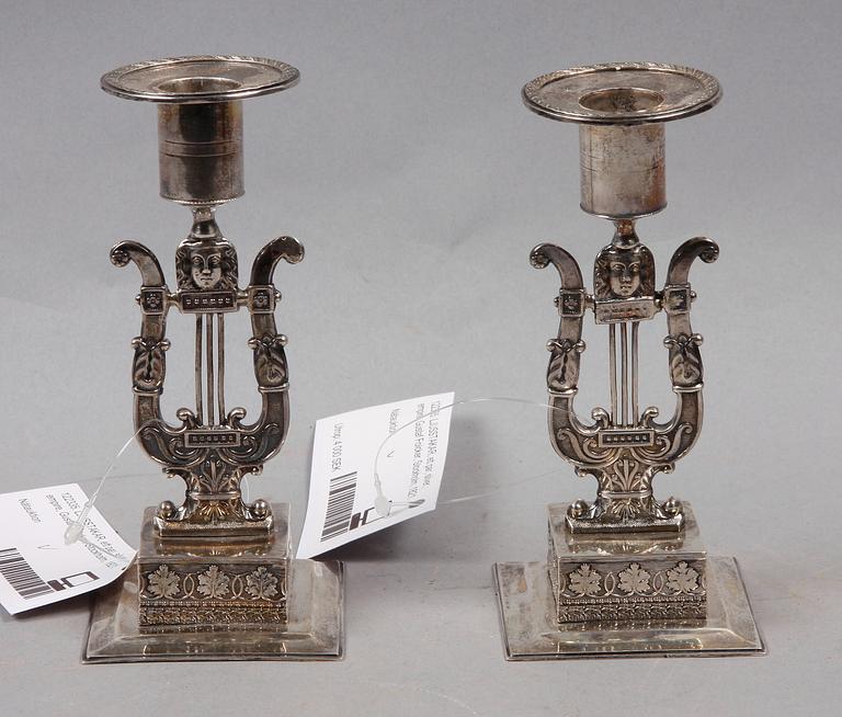 LJUSSTAKAR, ett par, silver, empire, Gustaf Folcker, Stockholm, 1821.