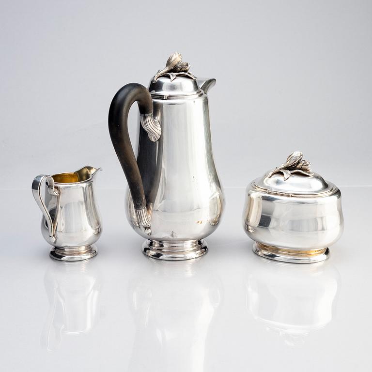 Kaffeservis, 3 delar, silver, handarbete/driven, design Oscar Brandtberg, W.A. Bolin, Stockholm 1946.