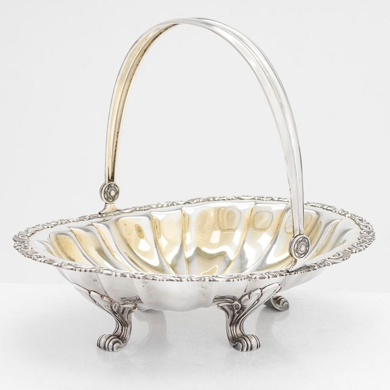 A silver breadbasket, Kultakeskus, Hämeenlinna 1944.