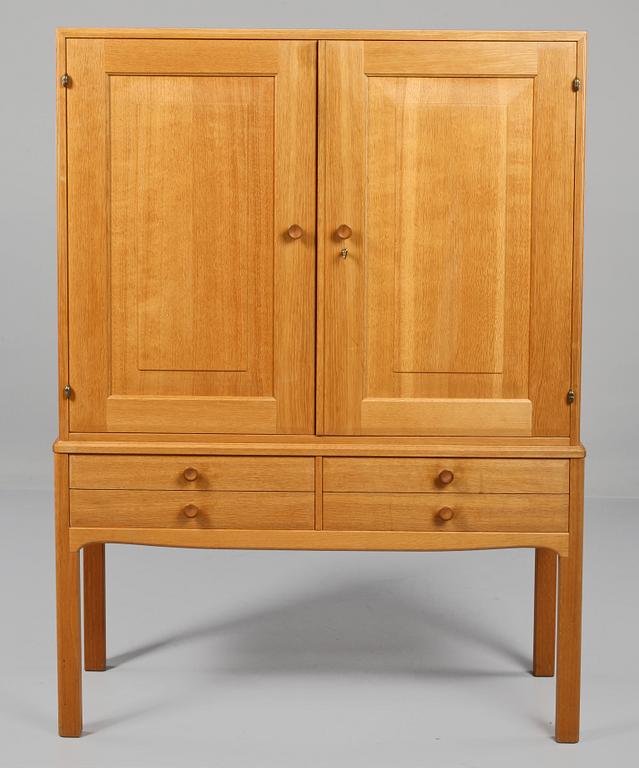 SKÅP, "Oktober", Carl Malmsten,  1900-talets andra hälft.