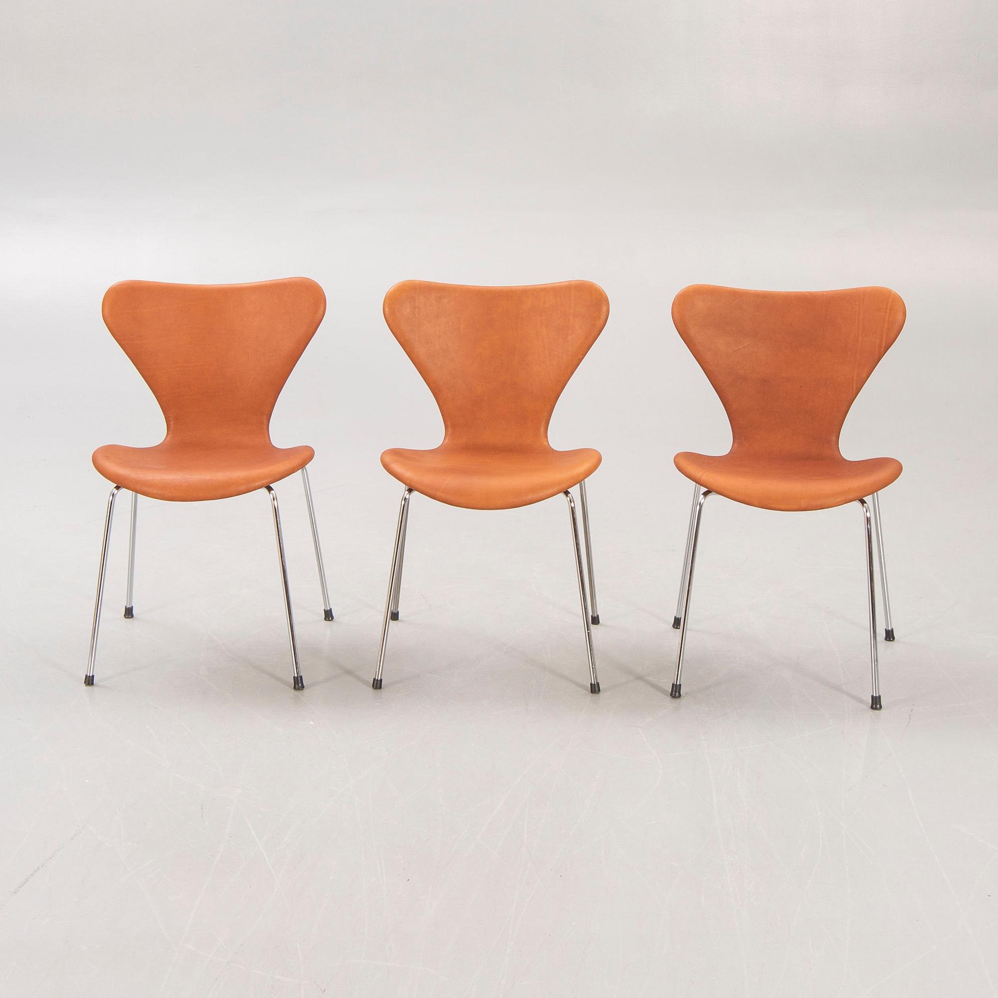Arne Jacobsen, stolar, 6 st, "Sjuan", för Fritz Hansen, Danmark.