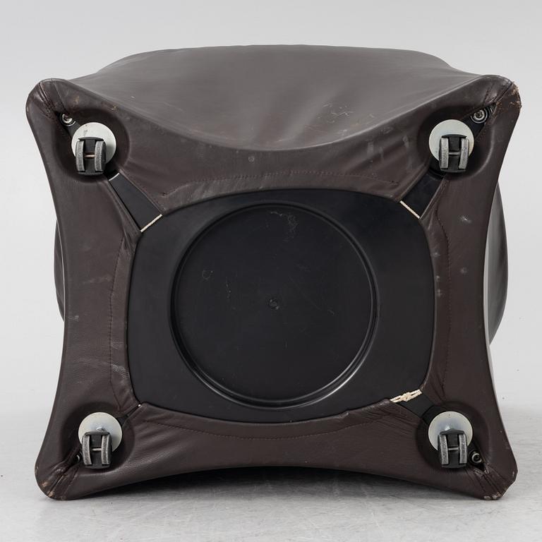 Mario Bellini, armchairs, a pair, model 684, "Tentazione", Cassina.