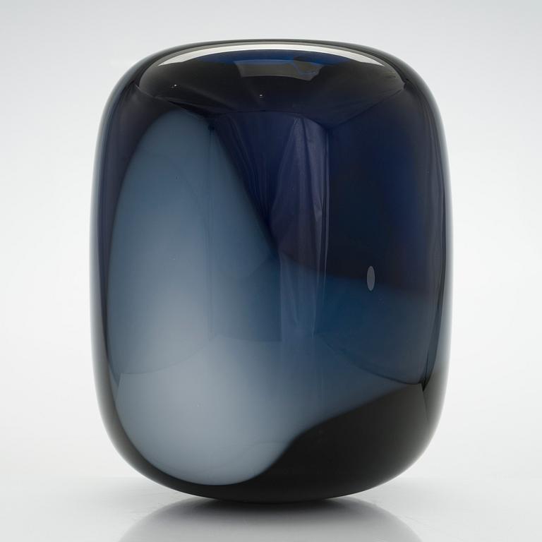 Timo Sarpaneva, vas, "Blues", signerad Timo Sarpaneva Iittala C 1286 Iittala.