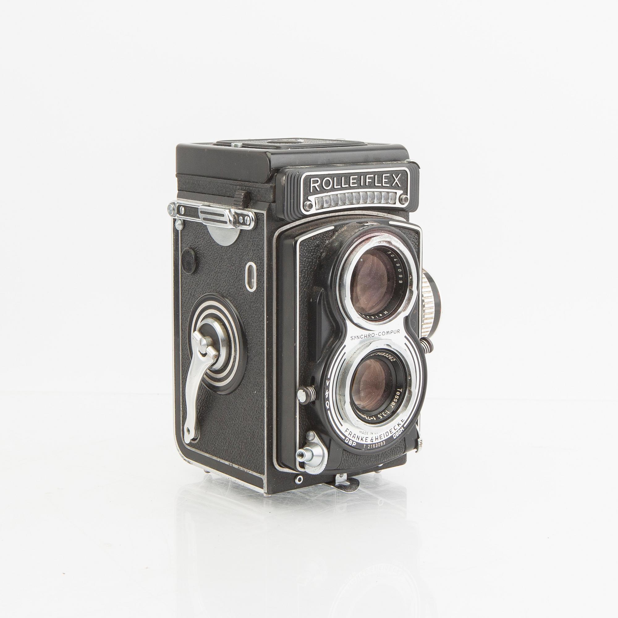Medium format camera Rolleiflex Franke & Heidecke 1950s and accessories.