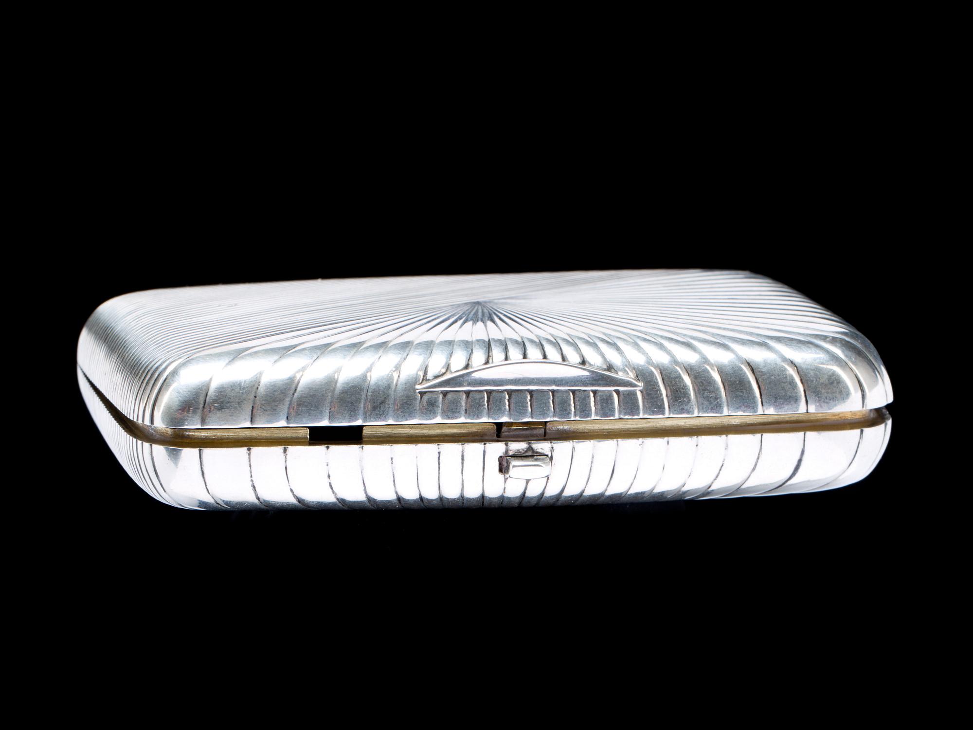 CIGARETTETUI, silver,St. Petersburg, Ryssland, sent 1800-tal, vikt 184 g.