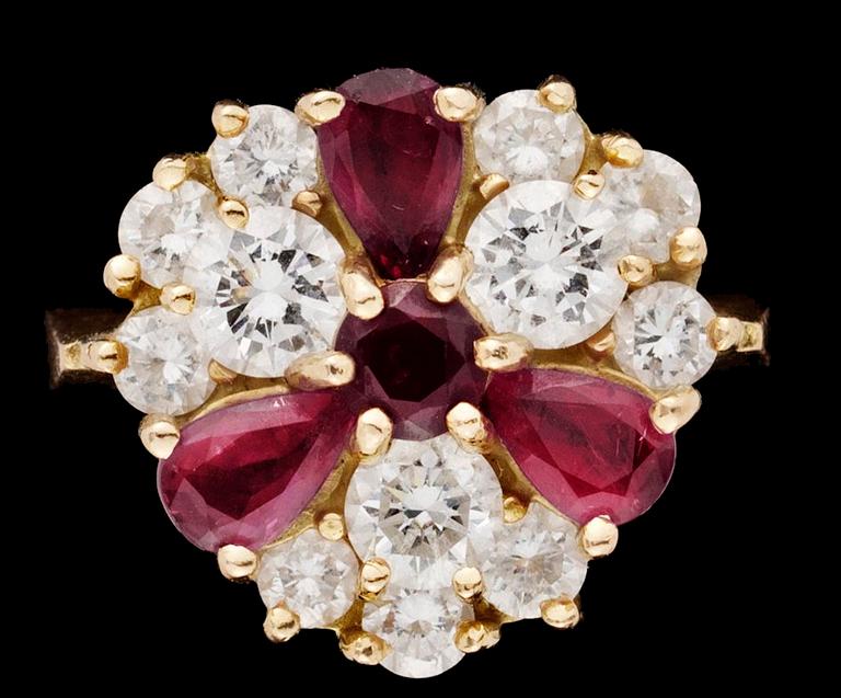 RING, MED RUBINER OCH DIAMANTER,
