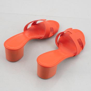 Hermès, a pair of 'Oasis' sandals, 2018, size 39.