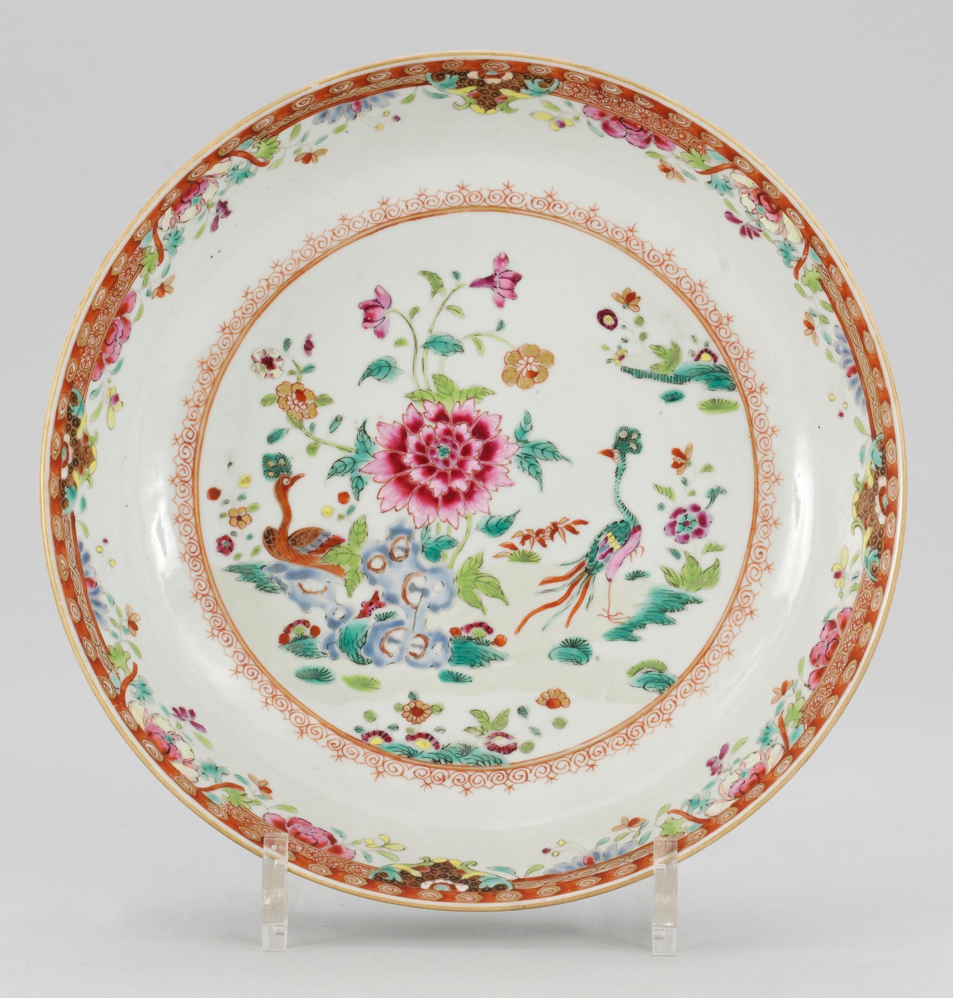 SKÅLFAT, porslin. Qing dynastin. Qianlong (1736-95).