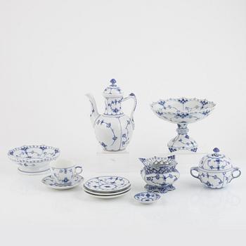 Royal Copenhagen, dinner service, 7 pieces, porcelain, "Musselmalet", half-lace/full-lace.